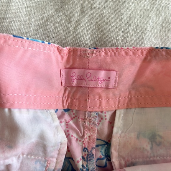 Lilly Pulitzer bee print short - Picture 3 of 3